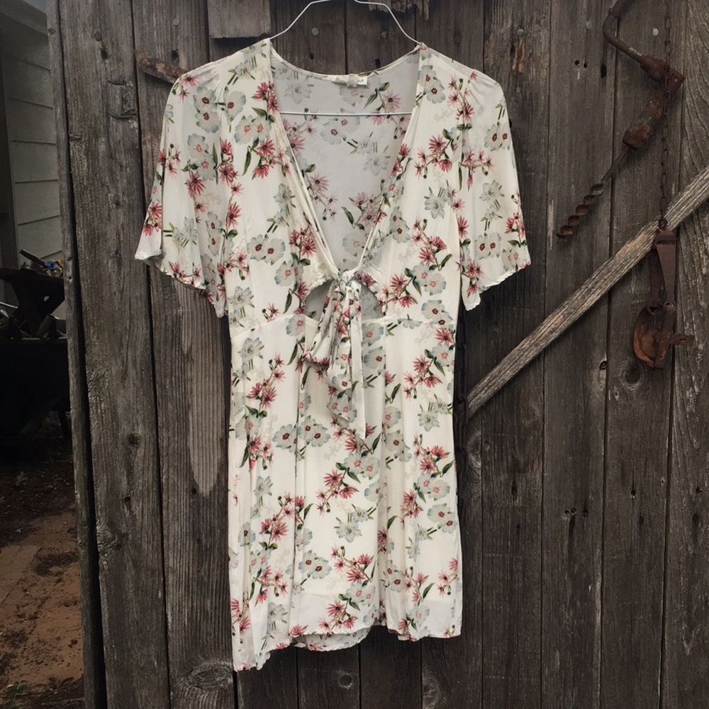Floral white dress!